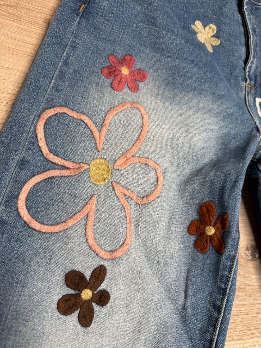 Oli & Hali OH Jeans Floral Embroidered Wide Leg Jeans S - Picture 3 of 7